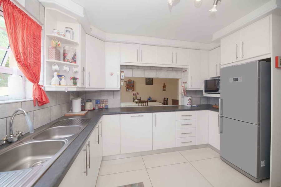 4 Bedroom Property for Sale in Pearly Beach Western Cape